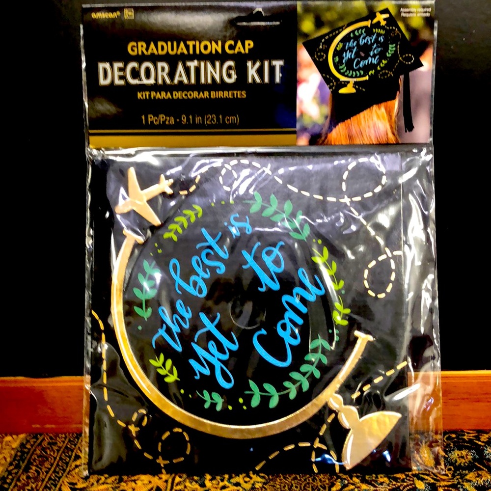 Graduation decorating kit